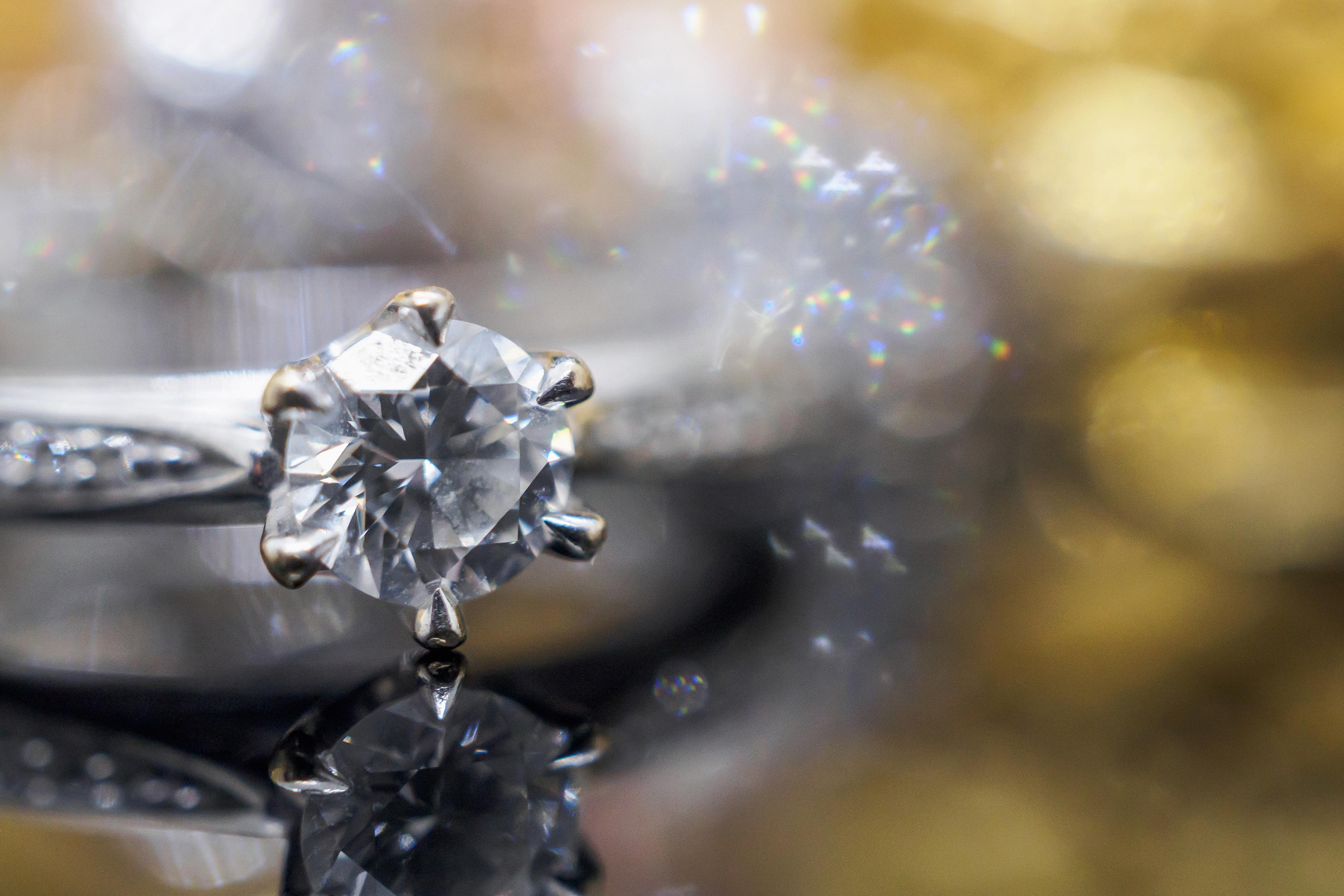 Luxury Gold Diamond Ring