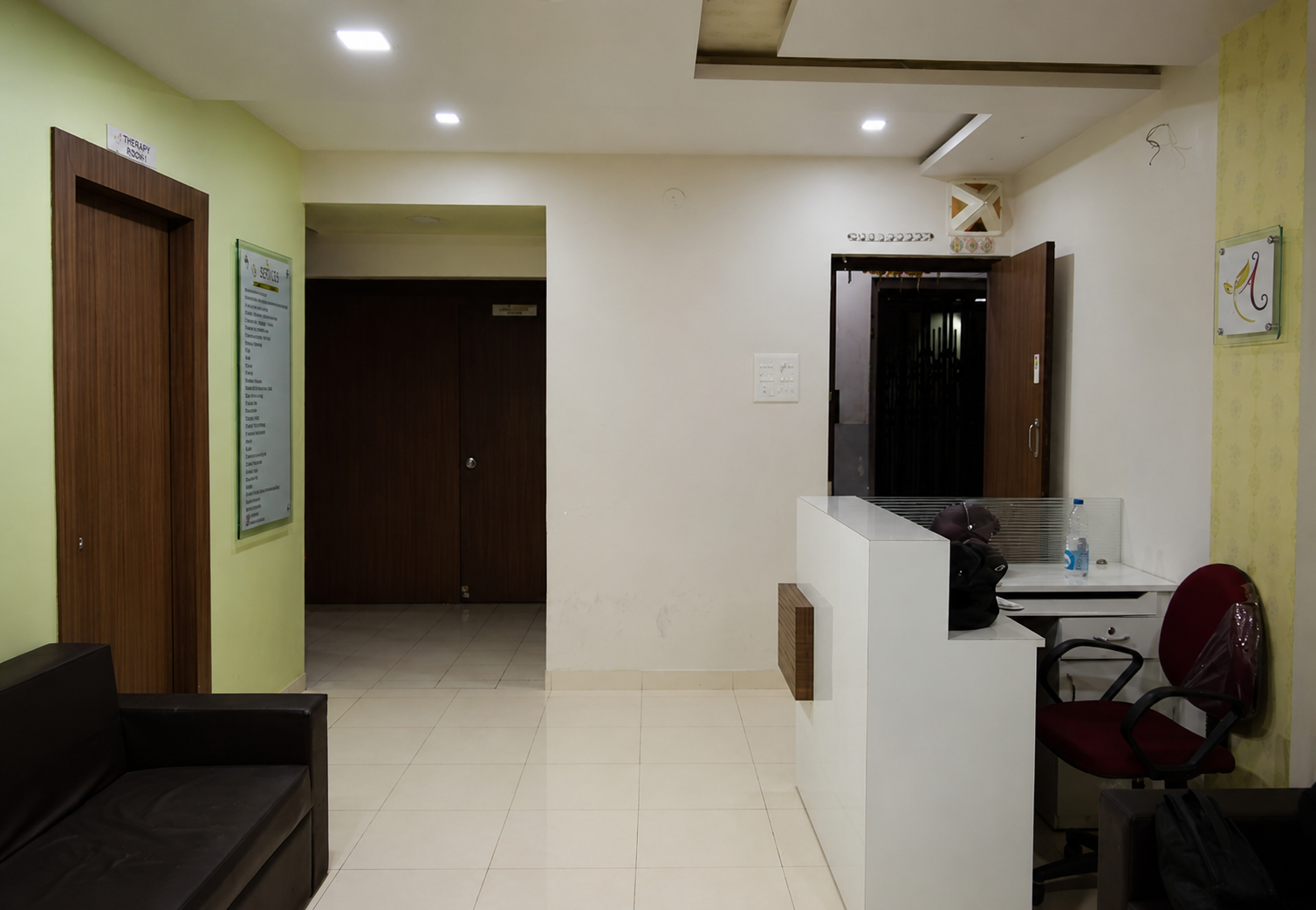 Welcoming Reception & Patient Assistance Desk